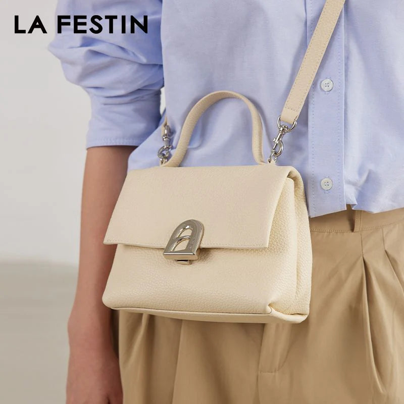 Bolsa Tiracolo Feminina em Couro Bege - Essence