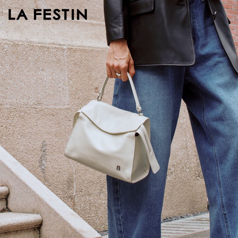 Bolsa Transversal Feminina Média em Couro Branco Ellen
