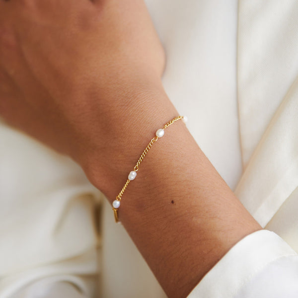 "Lovina" Freshwater Pearl Bracelet